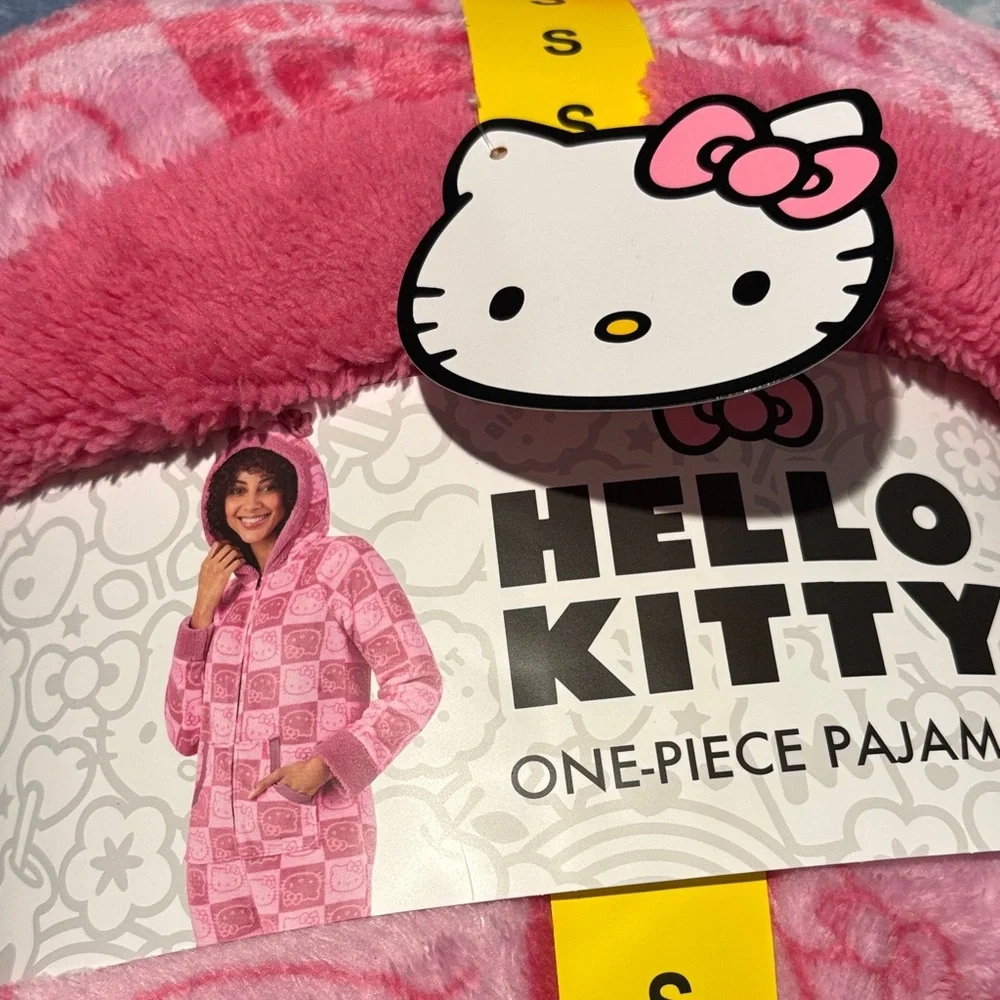 Hello Kitty Pink Patterned Women’s One Piece Pajama Set NWT size S - Picture 5 of 5